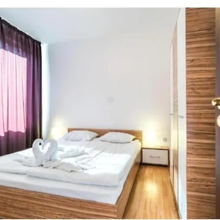 Privite Admiral Plaza Apartment *